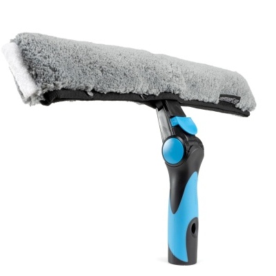 Pano de limpeza de janelas com cabo azul e preto e pano cinza microfibra