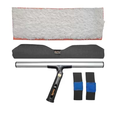 Conjunto de limpeza com cabo preto, faixa branca felpuda, barra metálica e tiras com fechos azuis