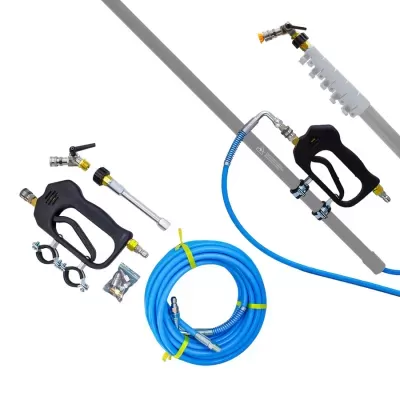 Conjunto de acessórios para lava-jato com pistola preta, mangueira azul e peças metálicas