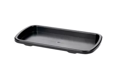 Tabuleiro retangular preto de plástico com bordas arredondadas