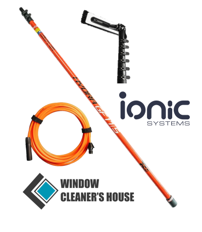 Varão telescópico laranja com escova e mangueira para limpeza de janelas