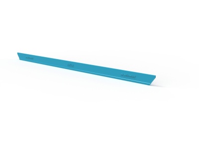 Barra metálica azul com dobras sobre fundo branco