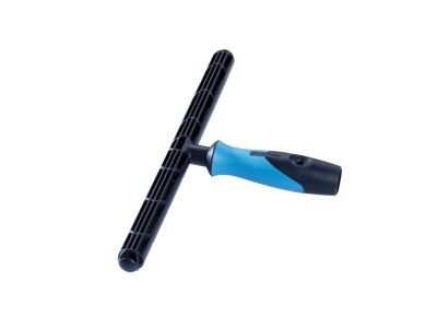 Ferramenta com cabo azul e preto e estrutura tubular preta