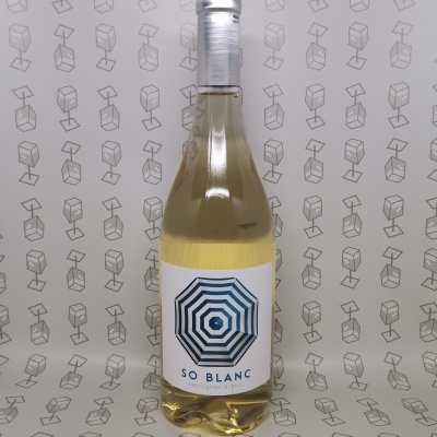 Garrafa de vinho branco SO BLANC com padrão azul no rótulo