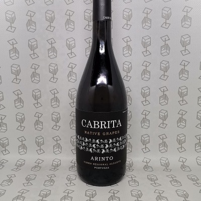 Garrafa de vinho tinto CABRITA com rótulo preto e branco