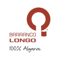 Logótipo da marca Barranco Longo com texto e símbolo circular castanho-avermelhado