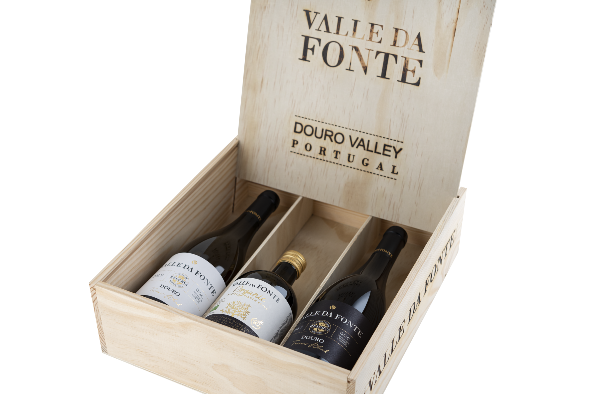 Caixa de madeira com três garrafas de vinho Valle da Fonte