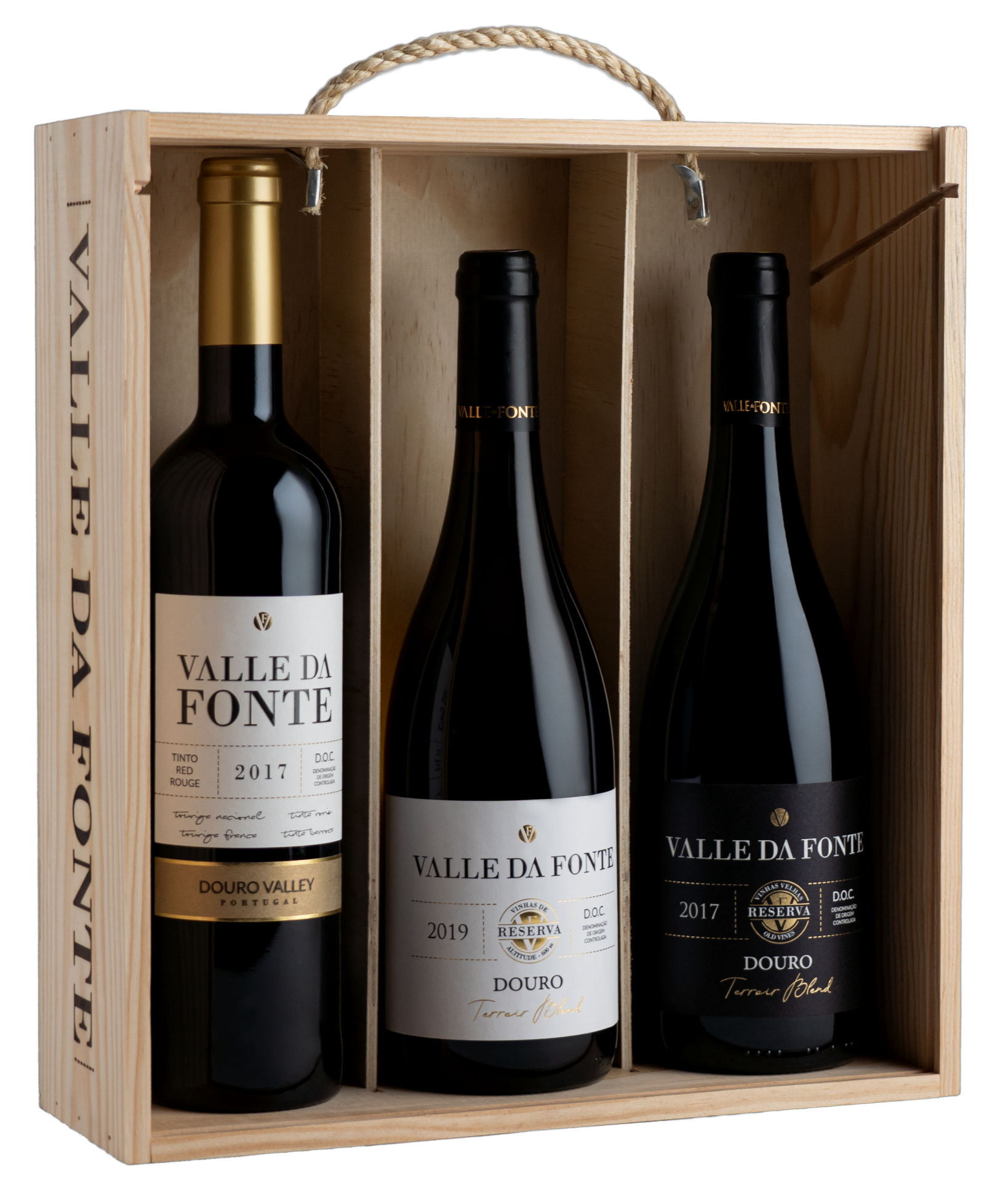 Caixa de madeira com três garrafas de vinho Valle da Fonte
