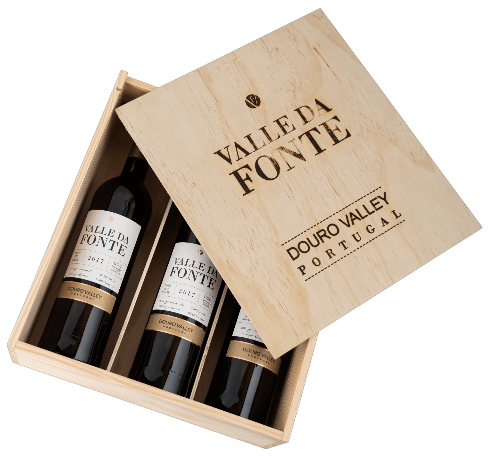Caixa de madeira com três garrafas de vinho Valle da Fonte.