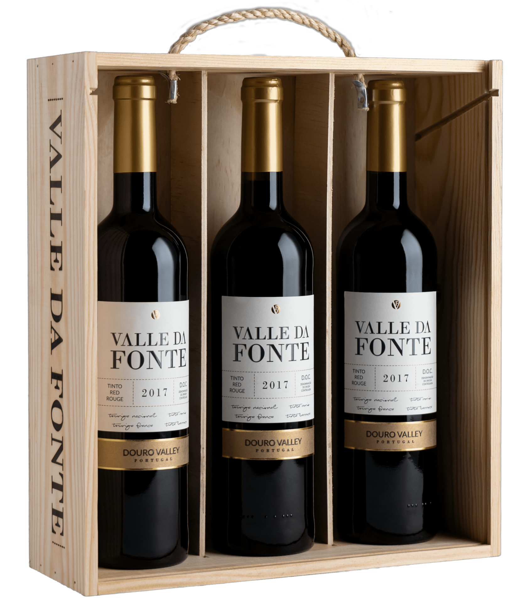 Caixa de madeira com três garrafas de vinho tinto Valle da Fonte 2017