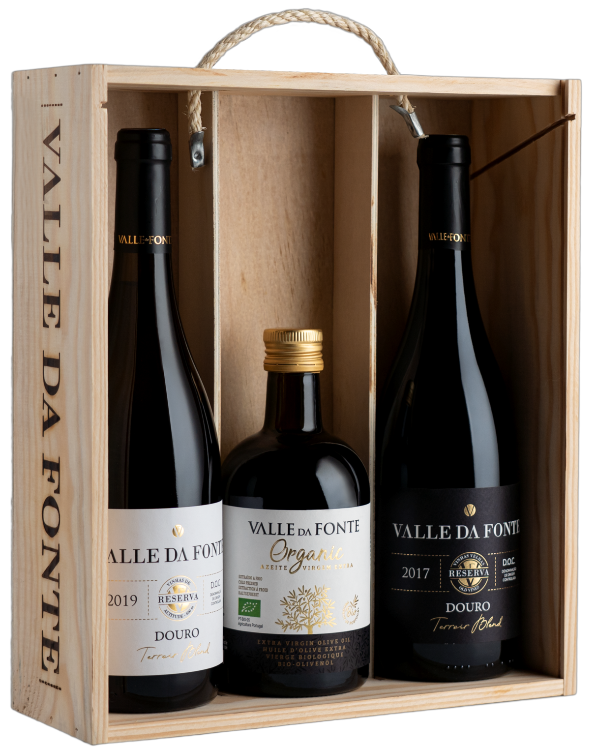 Caixa de madeira com duas garrafas de vinho tinto e uma de azeite orgânico Valle da Fonte