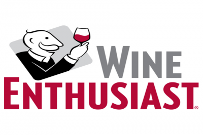 Logótipo Wine Enthusiast com figura a segurar taça de vinho
