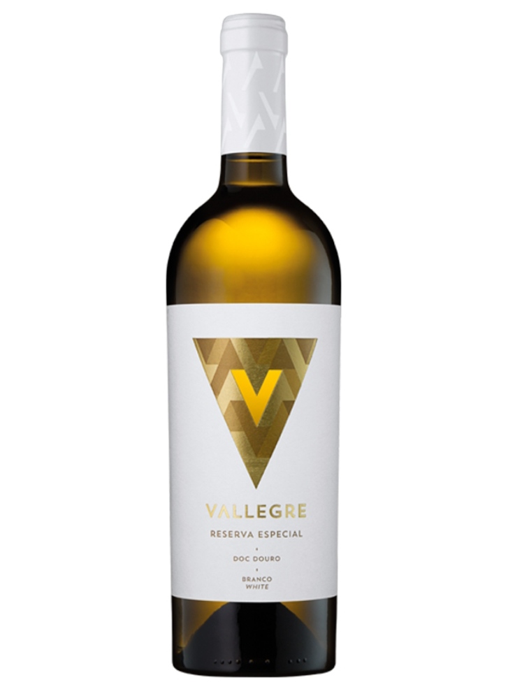 Garrafa de vinho branco Vallegre com rótulo branco e detalhe dourado