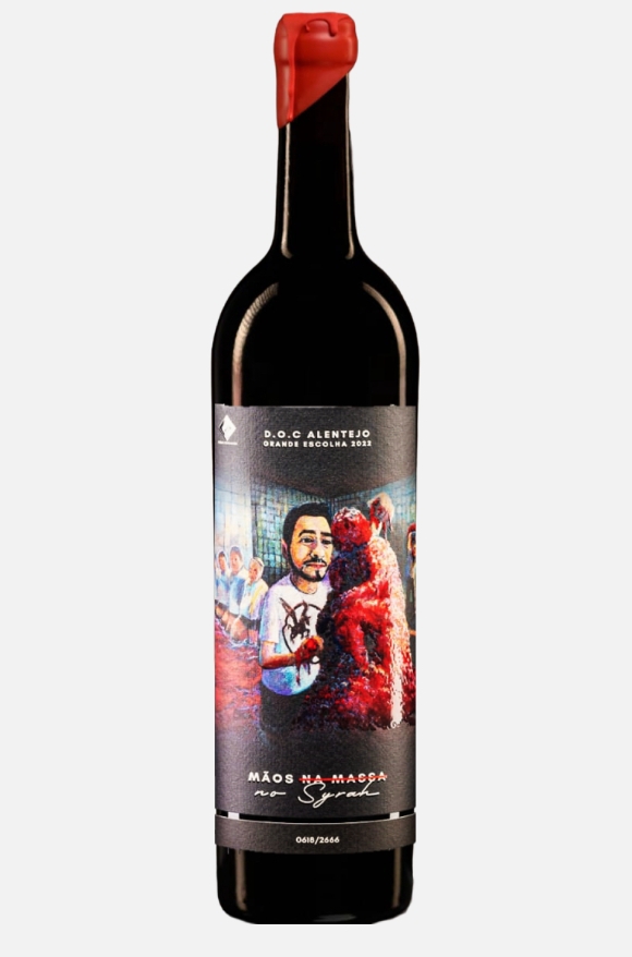 Garrafa de vinho tinto com rótulo ilustrado e selo de cera vermelho
