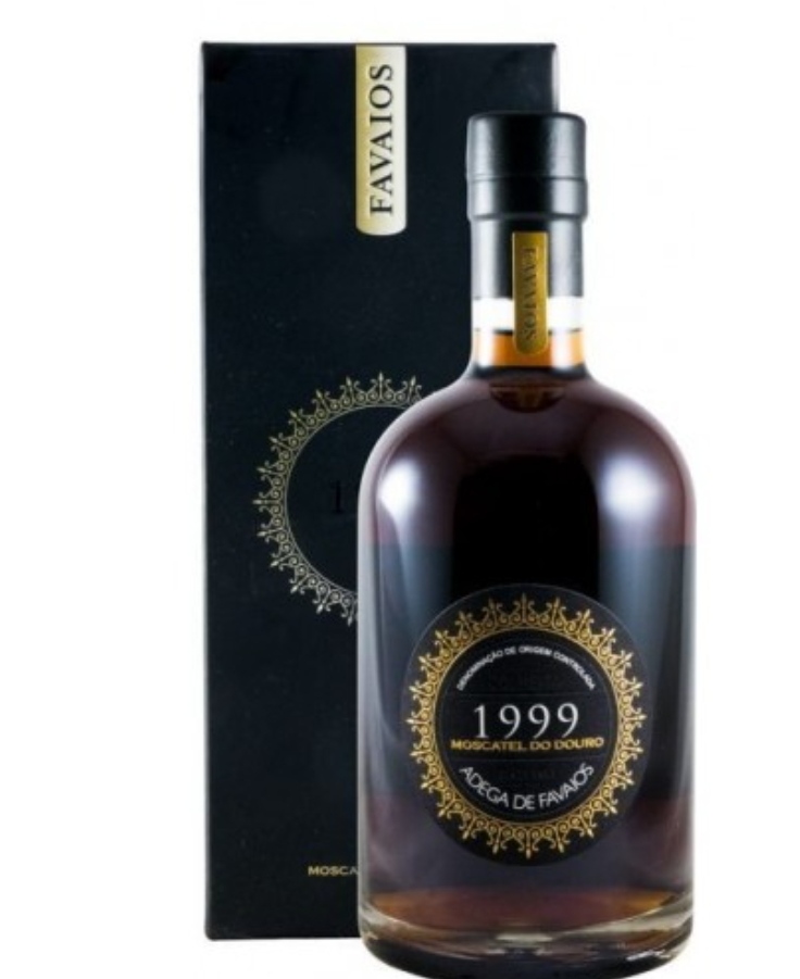 Garrafa de licor Favaios Moscatel do Douro 1999 com caixa preta