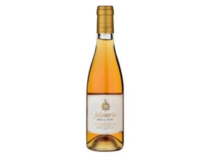 Garrafa de vidro com vinho ou licor âmbar e rótulo branco com texto dourado