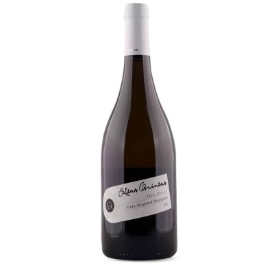 Garrafa de vinho tinto Álvaro Quintero com rótulo branco