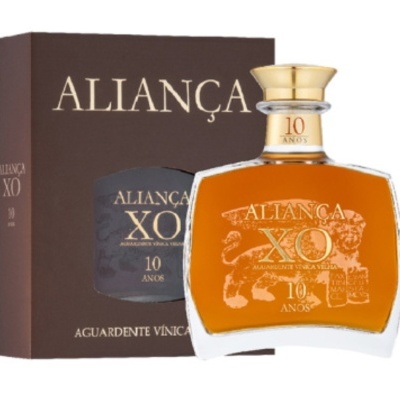 Garrafa de aguardente Aliança XO 10 anos com embalagem