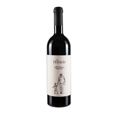 Garrafa de vinho tinto com rótulo branco e ilustração a preto