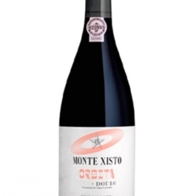 Garrafa de vinho tinto Monte Xisto Oreita Douro com rótulo branco e selo rosa
