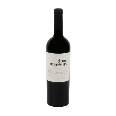 Garrafa de vinho tinto Duas Margens Douro Reserva com rótulo branco e cápsula preta