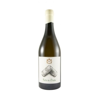 Garrafa de vinho tinto Pacto do Diabo com rótulo branco e rolhas desenhadas.