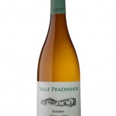 Garrafa de vinho branco Valle Pradinhos Reserva com rótulo branco e tampa verde