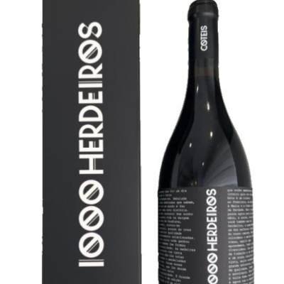 Garrafa de vinho tinto com caixa preta com texto 1000 HERDEIROS