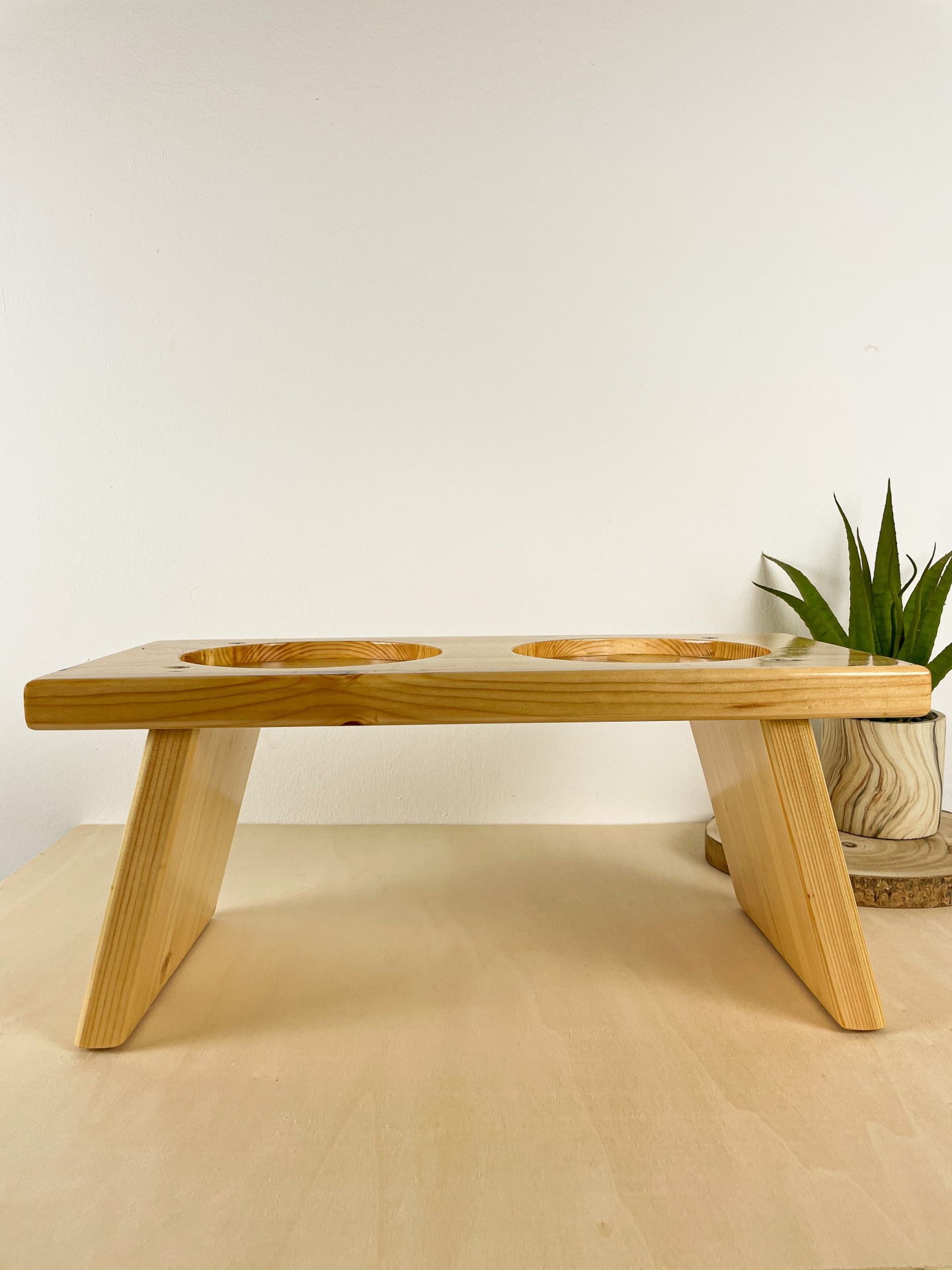 Tabuleiro Mellow Comedouro elevado de madeira com dois compartimentos redondos para cães ou gatos