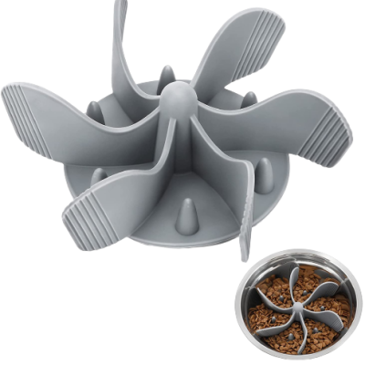 Separador de ração cinzento em recipiente com ração