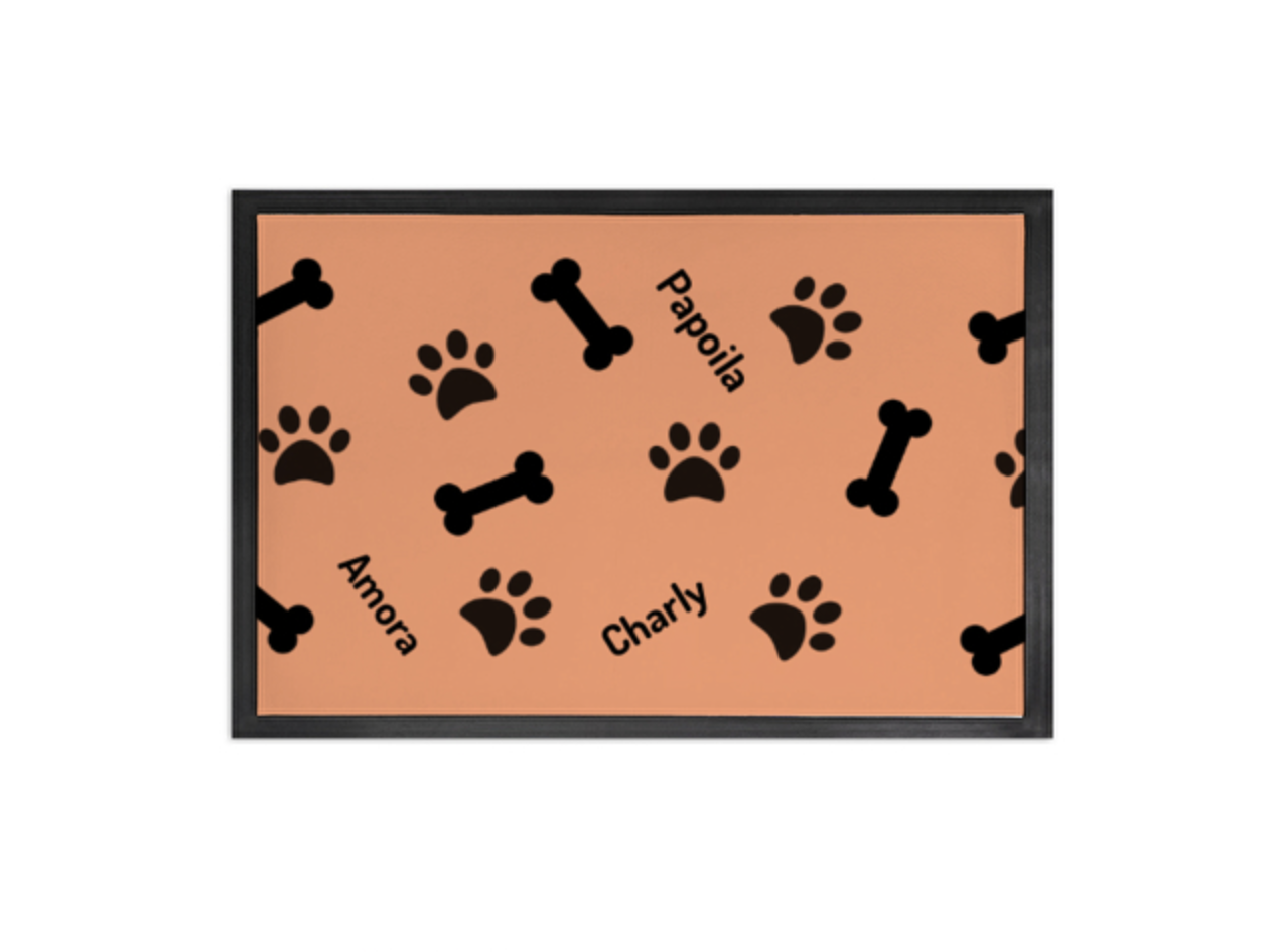 Tapete para animais com pegadas, ossos e nomes Amora, Charly, Papola