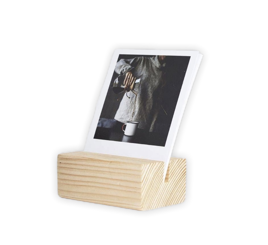 Suporte de madeira com fotografia Polaroid inserida