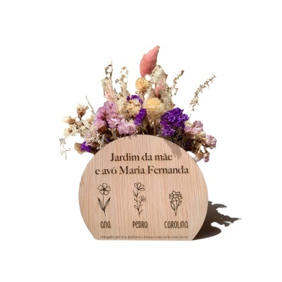 Placa de madeira com texto e flores secas coloridas