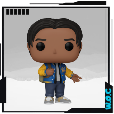 Figura Funko Pop com casaco amarelo e azul e mochila cinzenta