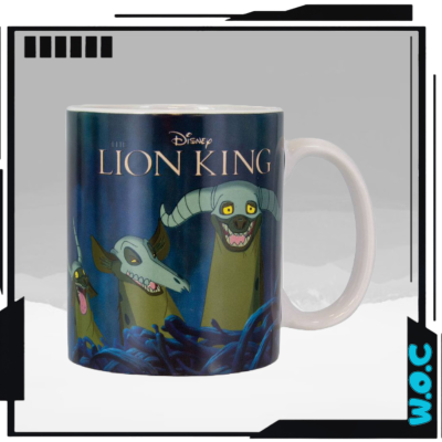 Caneca branca com imagem das hienas de The Lion King e texto Disney THE LION KING