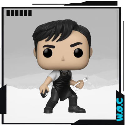 Figura Funko Pop personagem com avental preto e cabelo preto