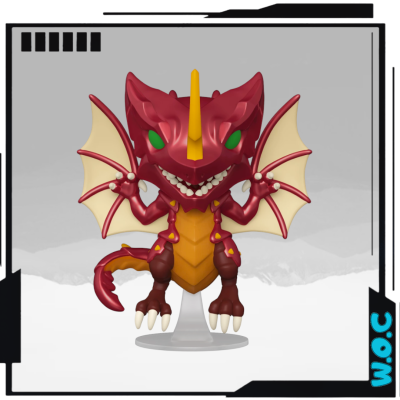 Figura colecionável de dragão vermelho com asas cor creme num fundo neutro