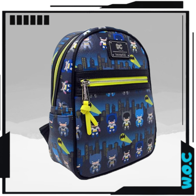 Mochila pequena com padrão colorido de personagens e zíper amarelo neon