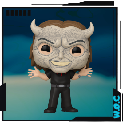 Figura Funko Pop de personagem com máscara de chifres e roupa preta