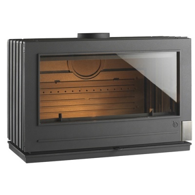 Lareira de embutir com vidro frontal e estrutura metálica preta