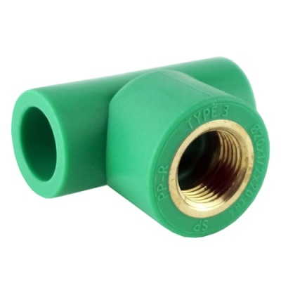 Conector em T verde para canalização com rosca metálica interna