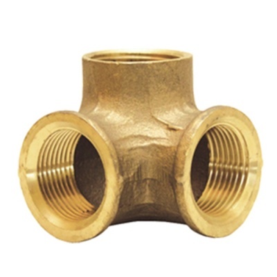 Peça de canalização em latão com três aberturas roscadas
