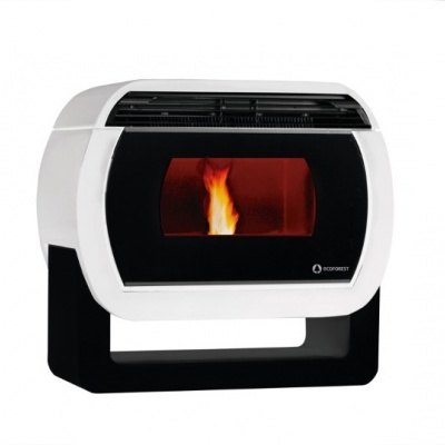 Estufa de pellet branca e preta com chama visível na janela de vidro