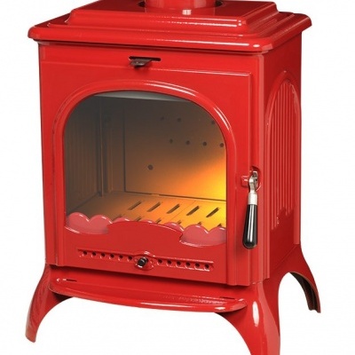 Lareira vermelha de chapa de ferro com porta de vidro e pega preta