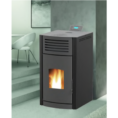 Estufa de pellets preta com chama visível através de vidro frontal