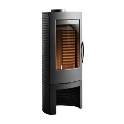 Fogão a lenha moderno em ferro preto com porta de vidro transparente