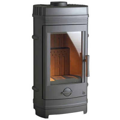 Lareira a lenha metálica cinza com porta de vidro e interior castanho