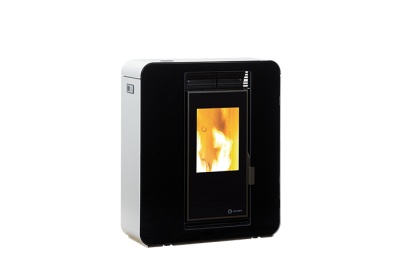 aparelho de aquecimento a pellets preto e branco com chama visível
