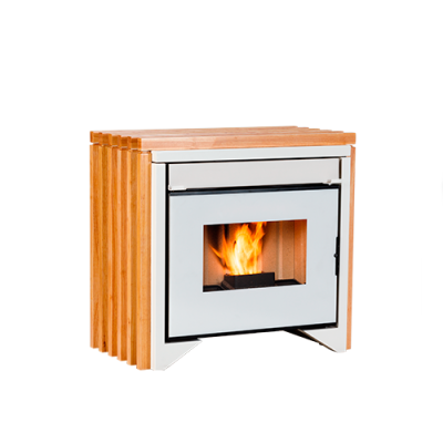 Aparelho de aquecimento moderno em madeira clara com painel branco e fogo visível