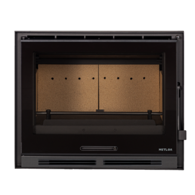 Lareira embutida em metal e vidro com interior de tijolo refratário bege